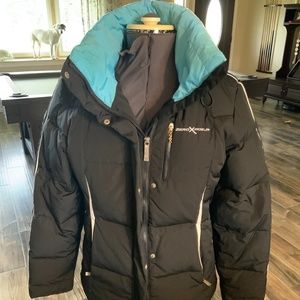 Women’s ski coat with hood